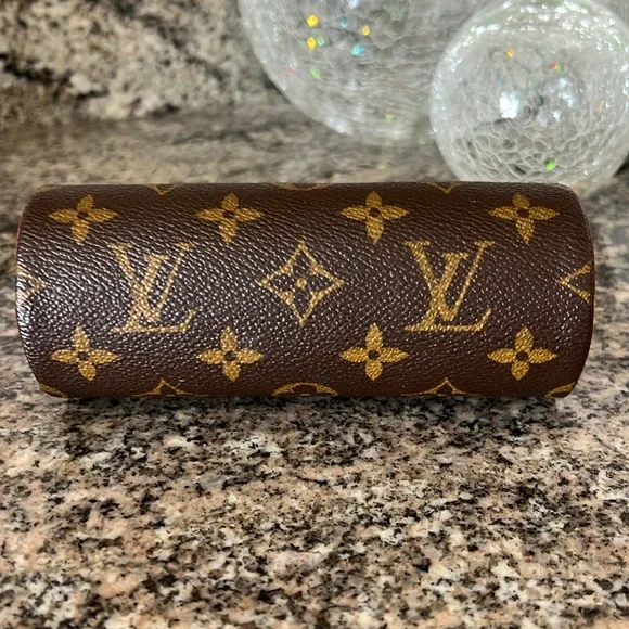 Louis Vuitton Monogram Mini Papillon Pouchette - Picture 10 of 15